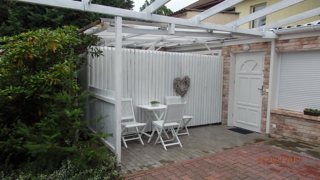 Villa Pod Orzechem W Zaniemyslu Eksteriør bilde